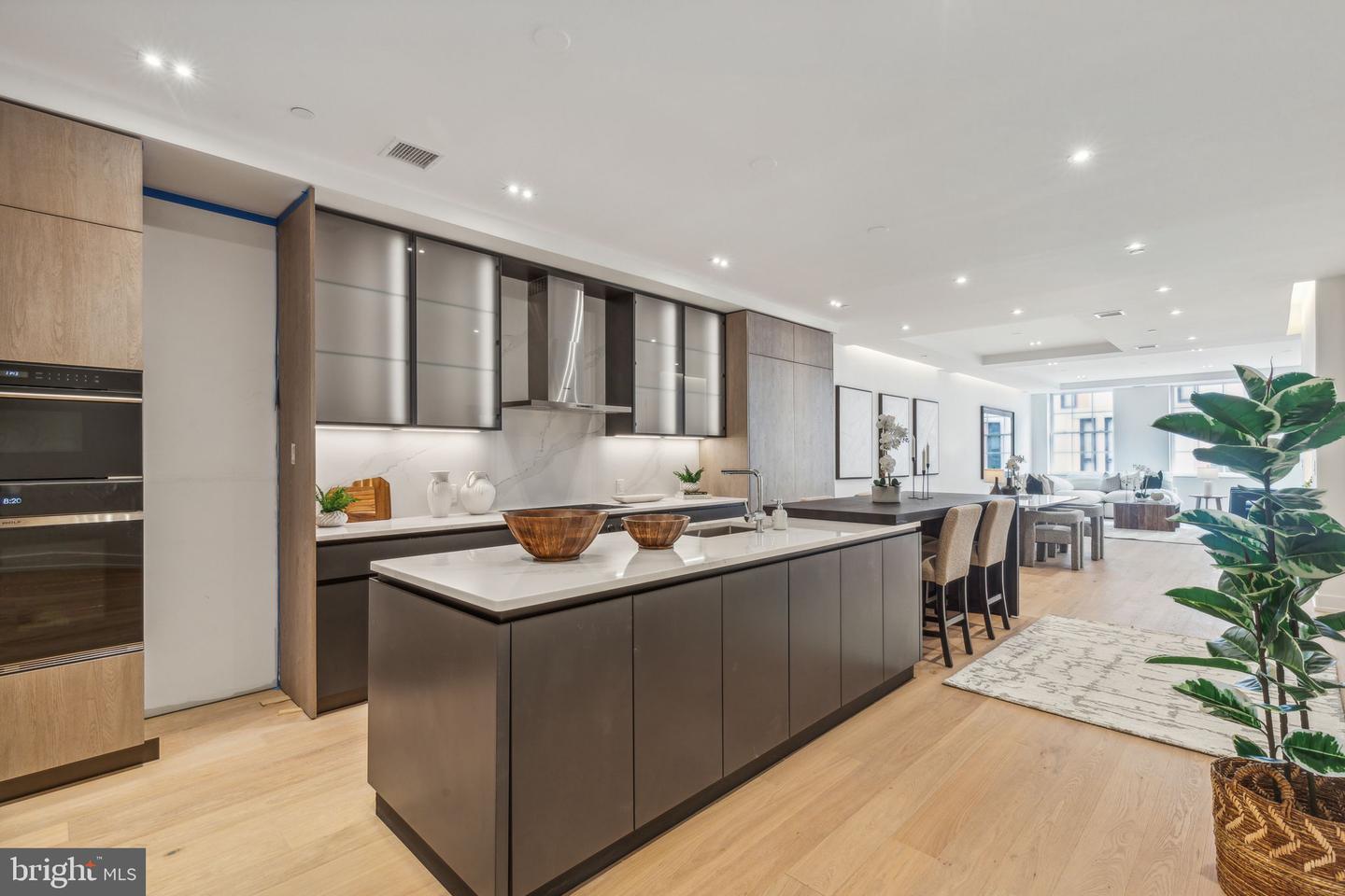 124 N 2nd St #4
