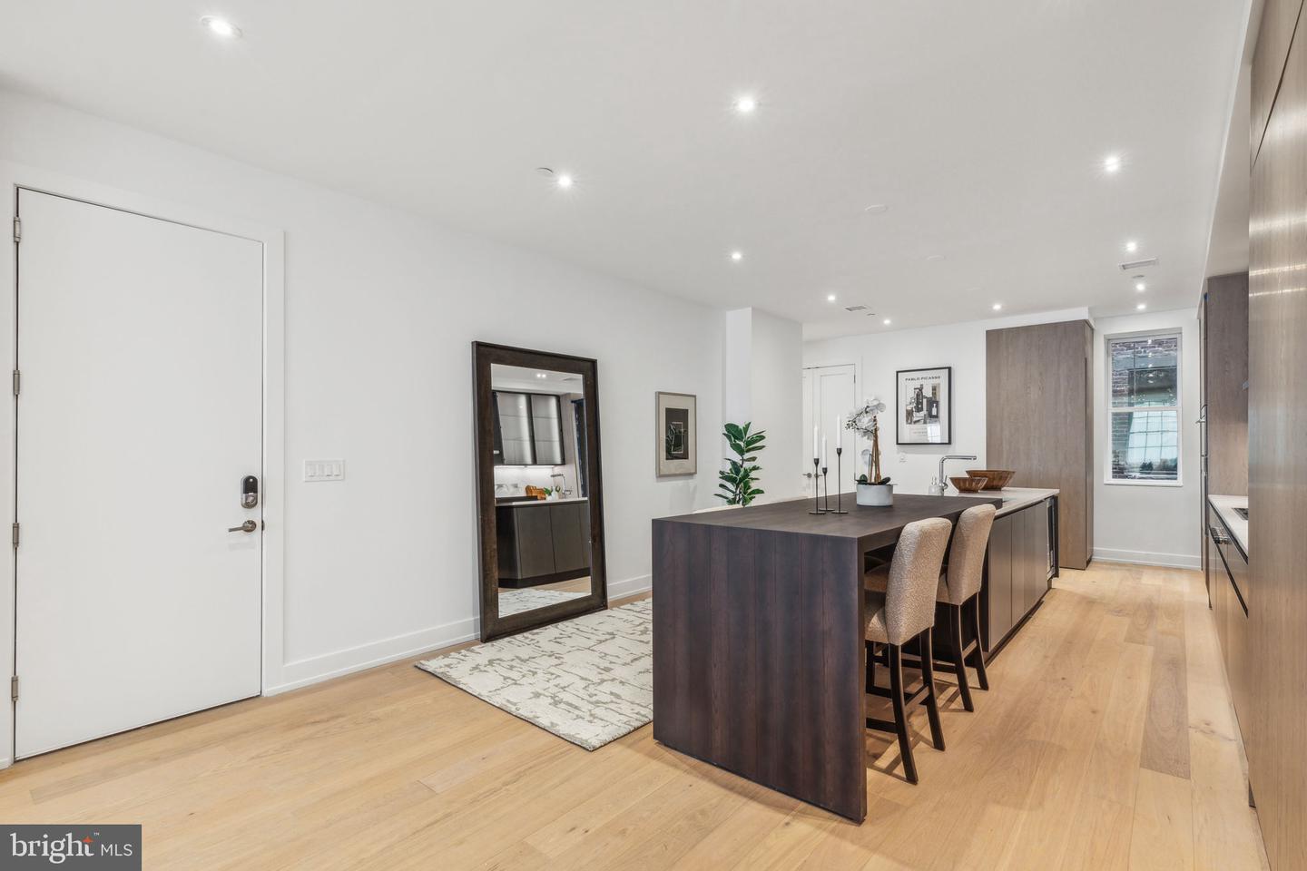 124 N 2nd St #4
