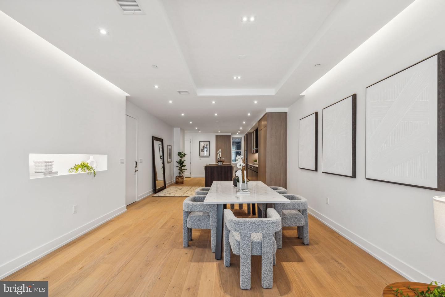124 N 2nd St #4