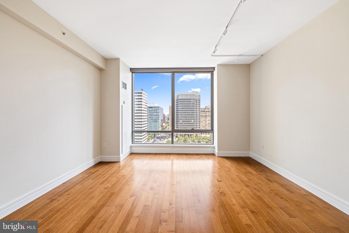 1414 S Penn Sq #14e