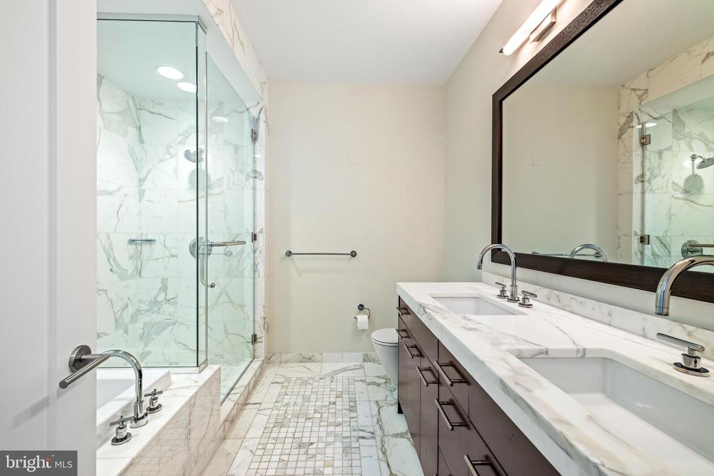 1414 S PENN SQ #14E