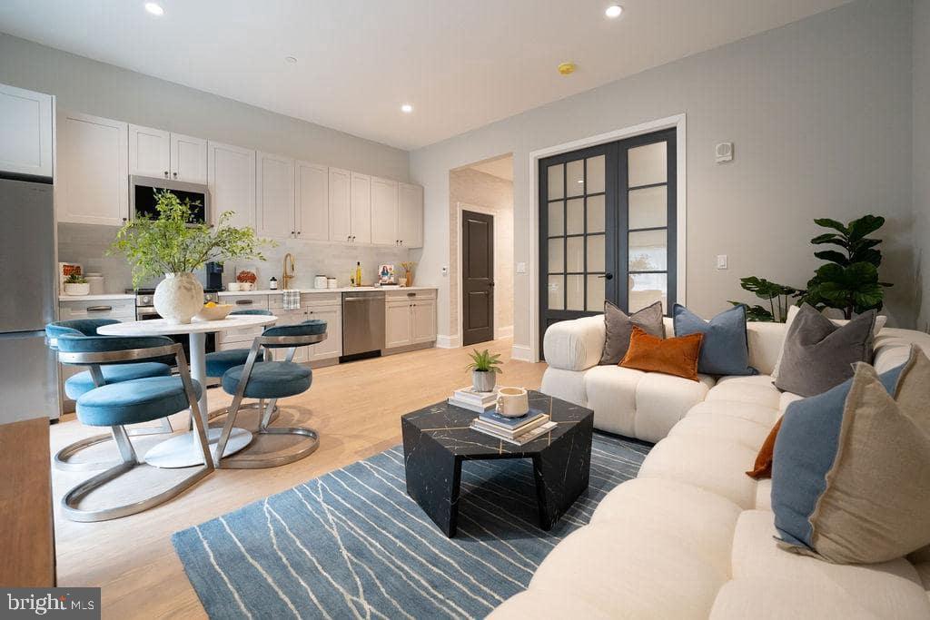 200 S BROAD ST #201