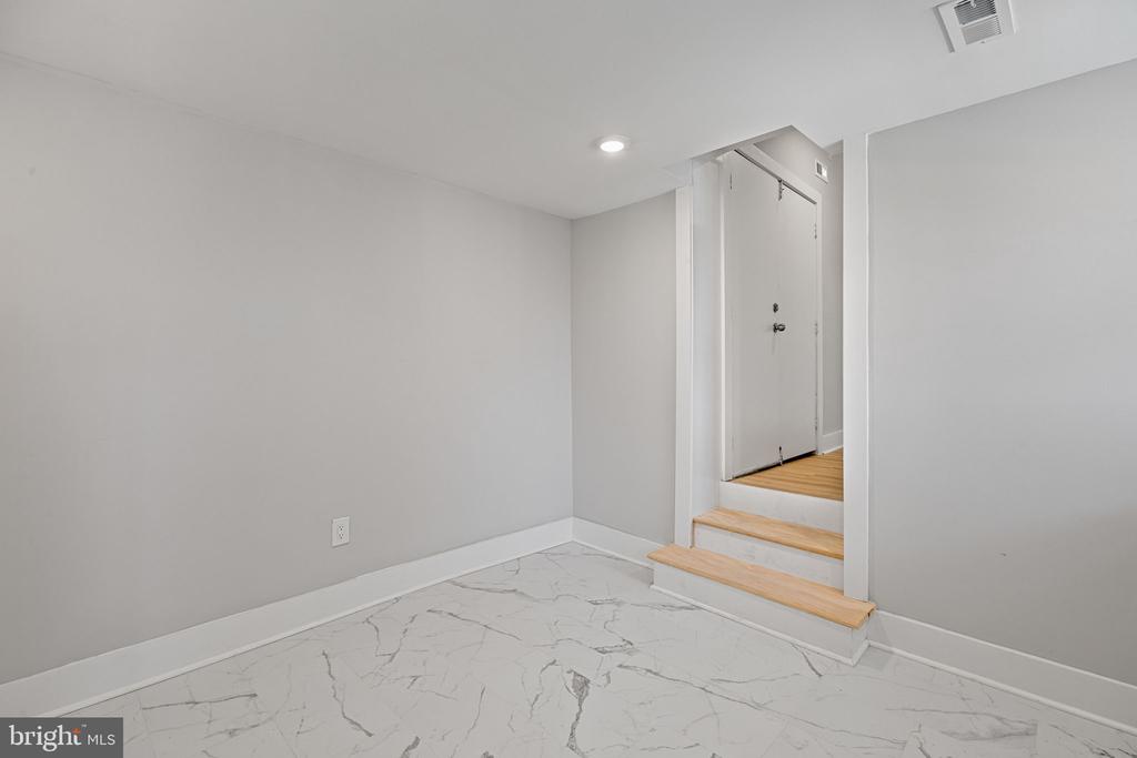 1309 MARLBOROUGH ST #3