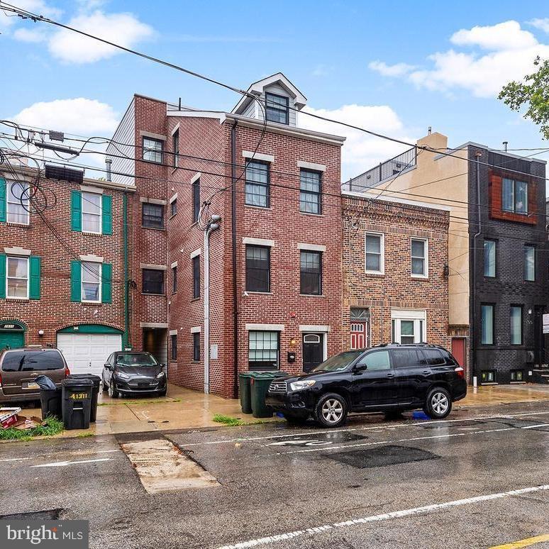 1014 E Moyamensing Ave