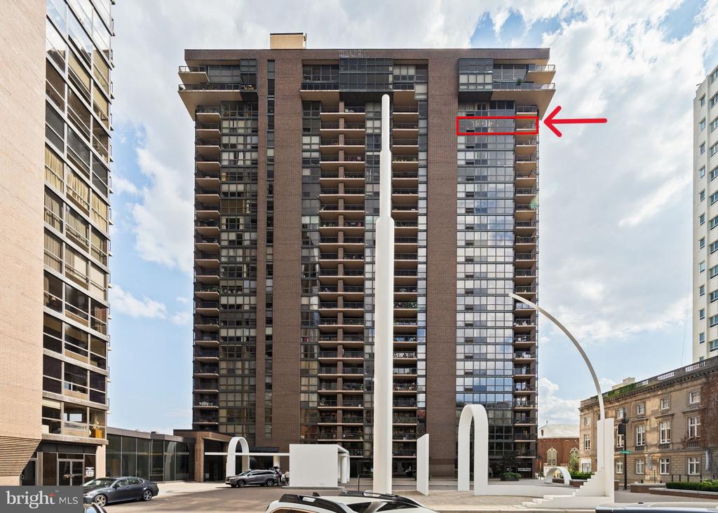 241 S 6th St #2205j