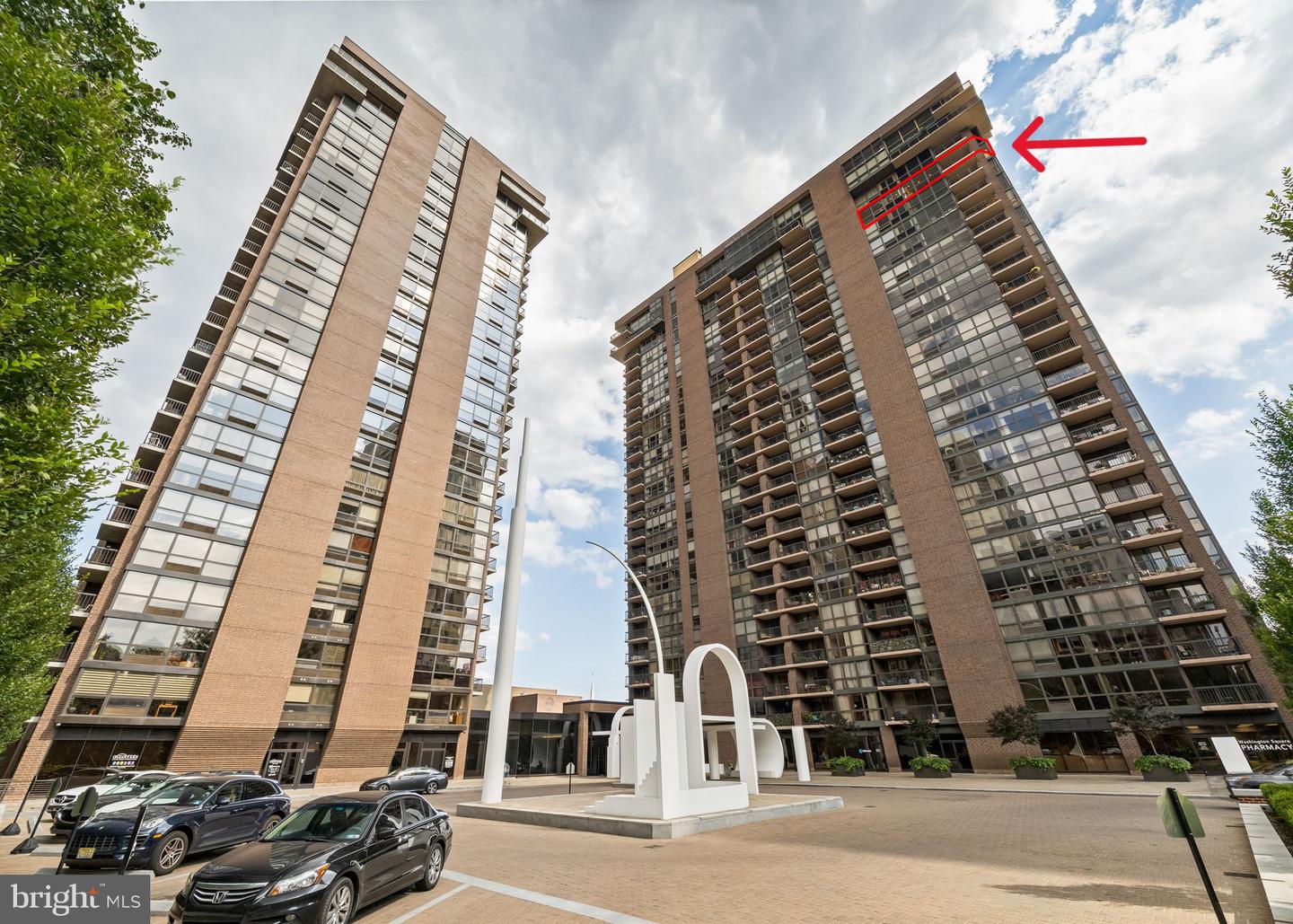 241 S 6th St #2205j