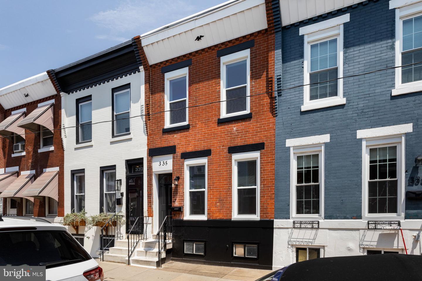 335 Daly St