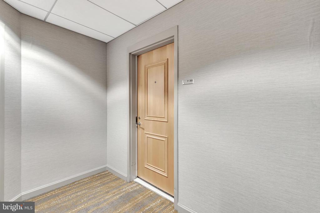 901 N PENN ST #P302