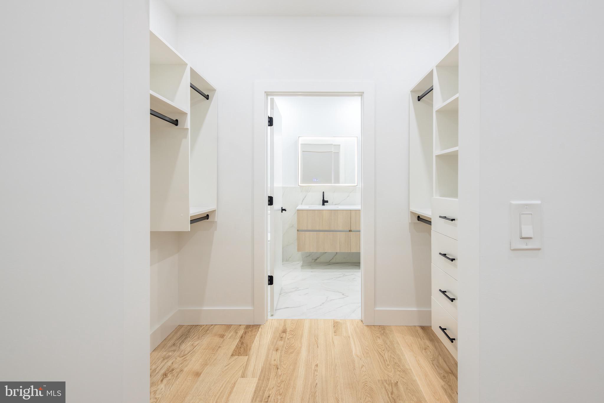 1099 GERMANTOWN AVE #M116