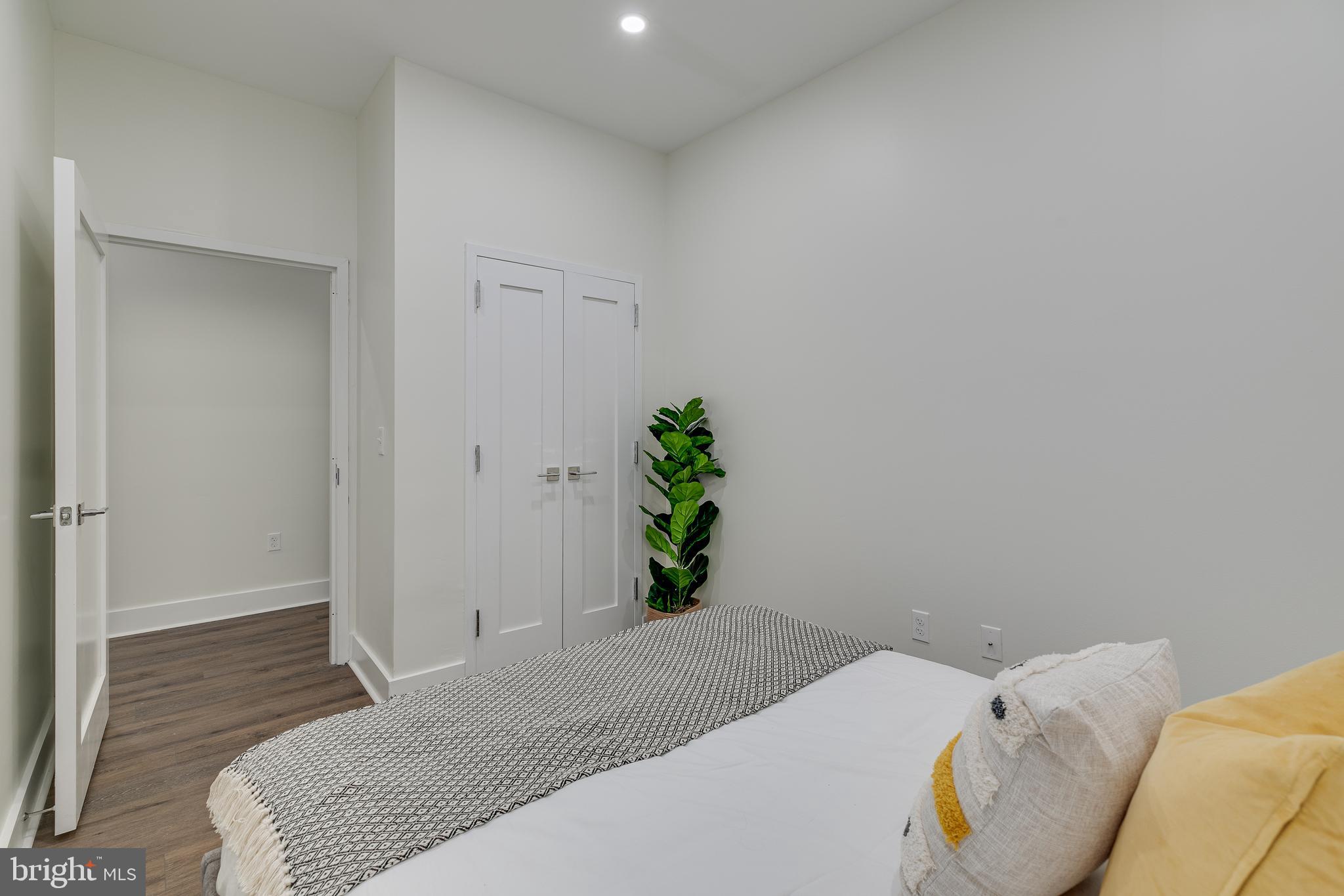 150 S INDEPENDENCE MALL W 403