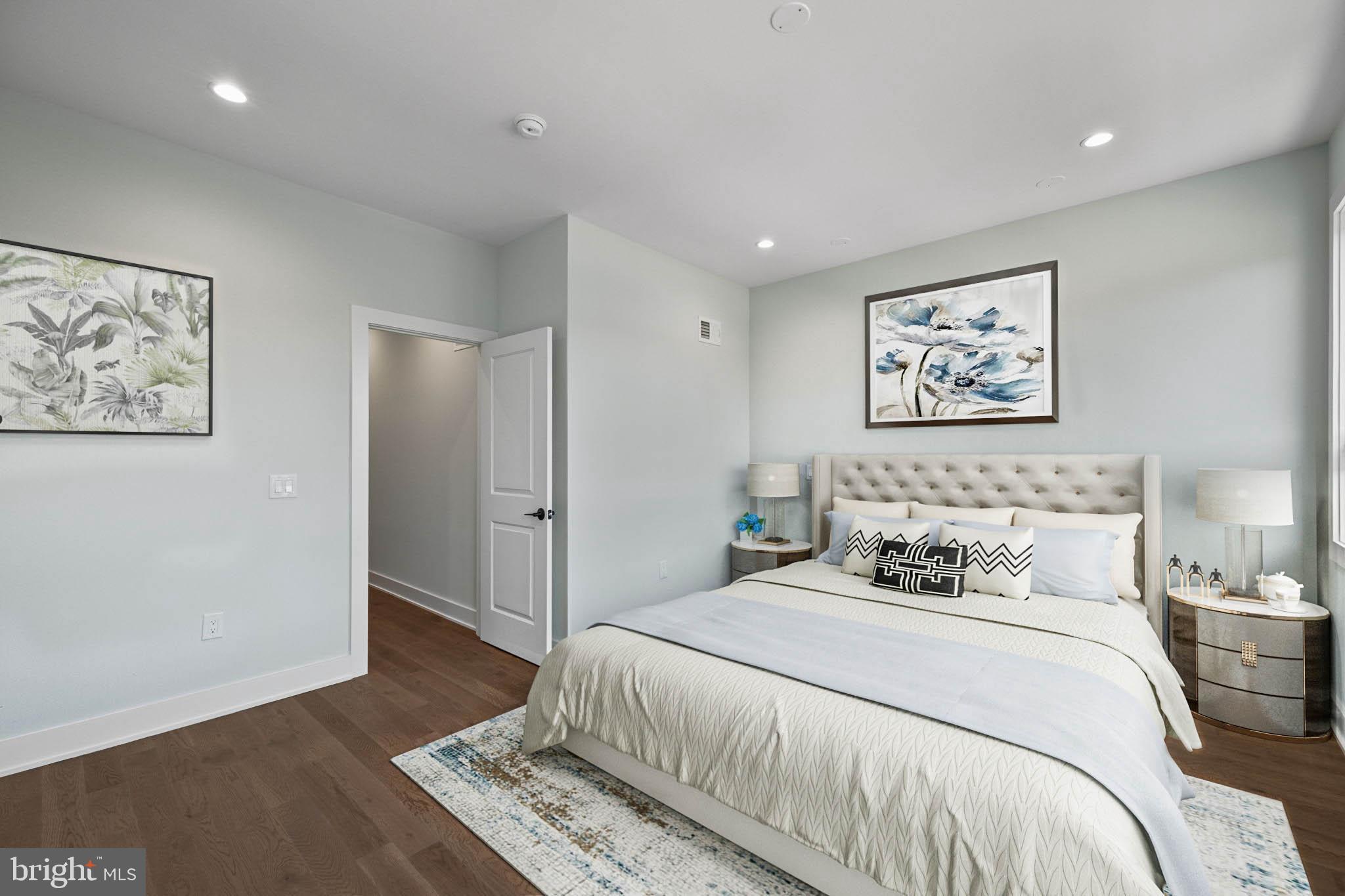 2202 E HUNTINGDON STREET