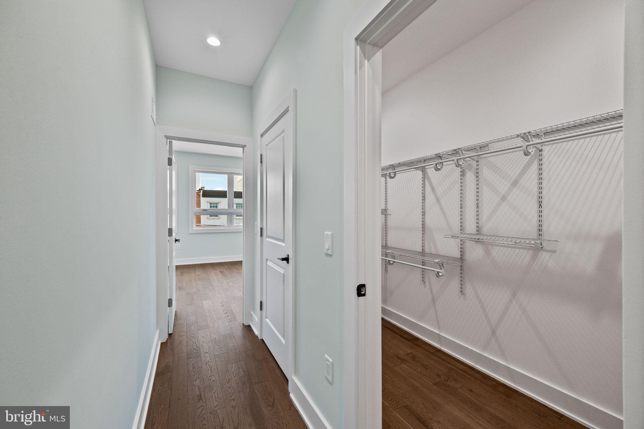 2202 E HUNTINGDON STREET