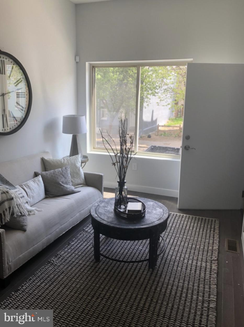 2120 N FRANKLIN STREET