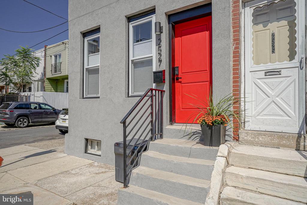 2527 W SEYBERT STREET