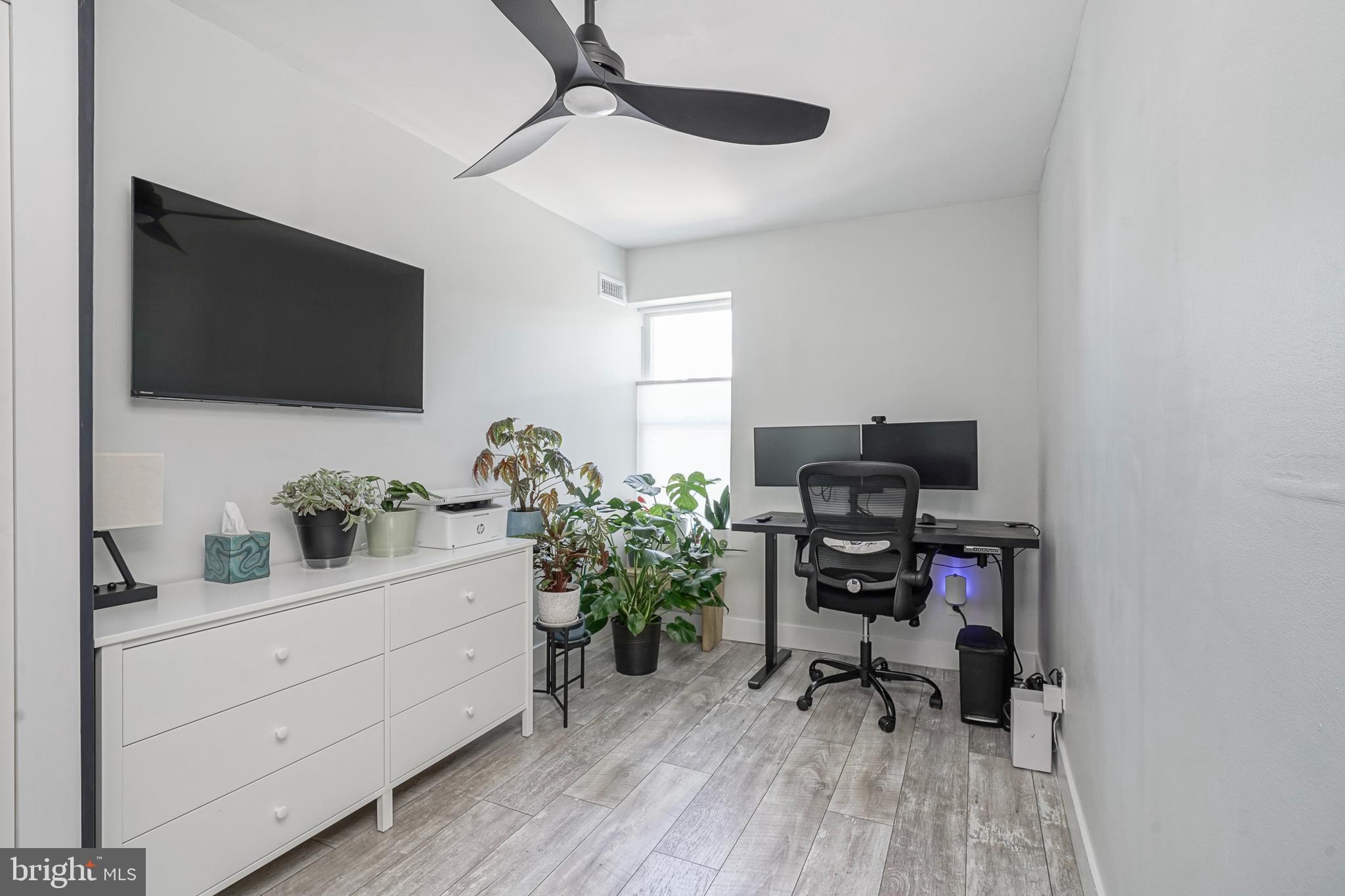 2527 W SEYBERT STREET