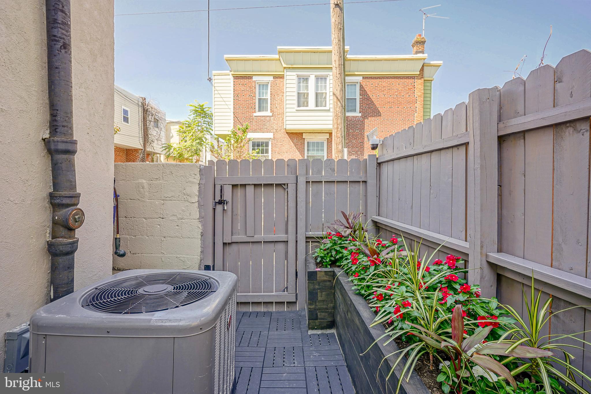 2527 W SEYBERT STREET