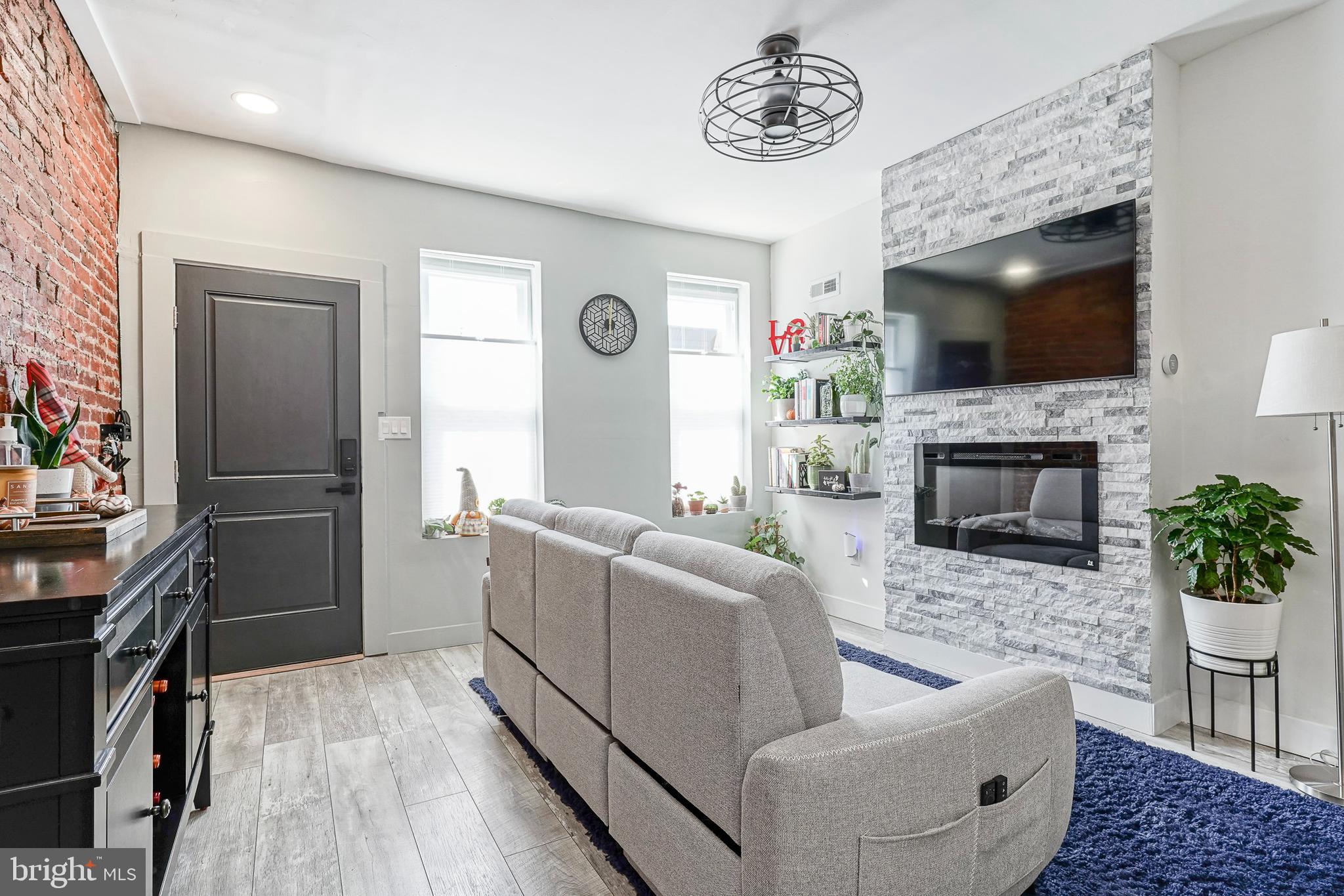 2527 W SEYBERT STREET