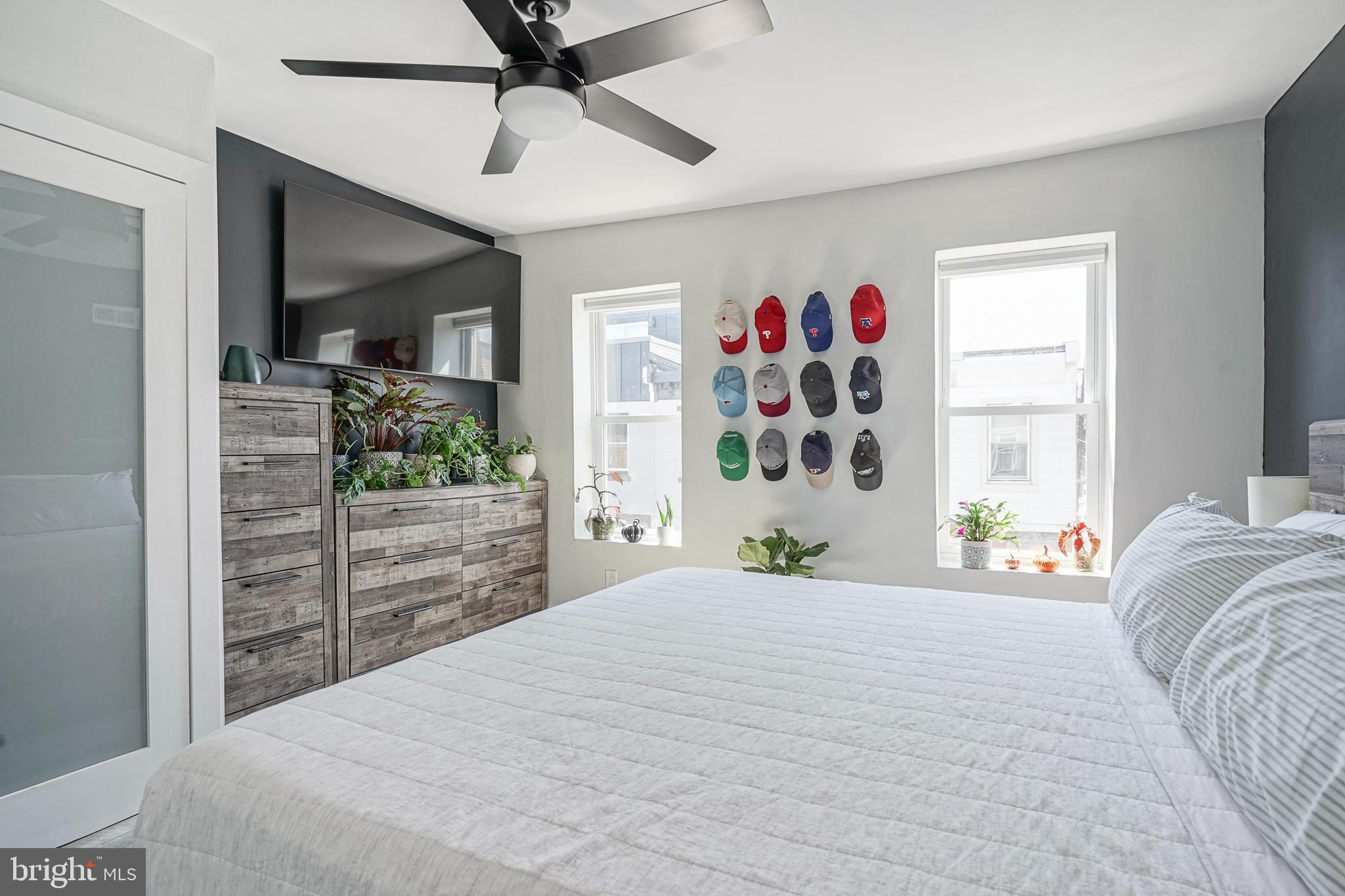 2527 W SEYBERT STREET