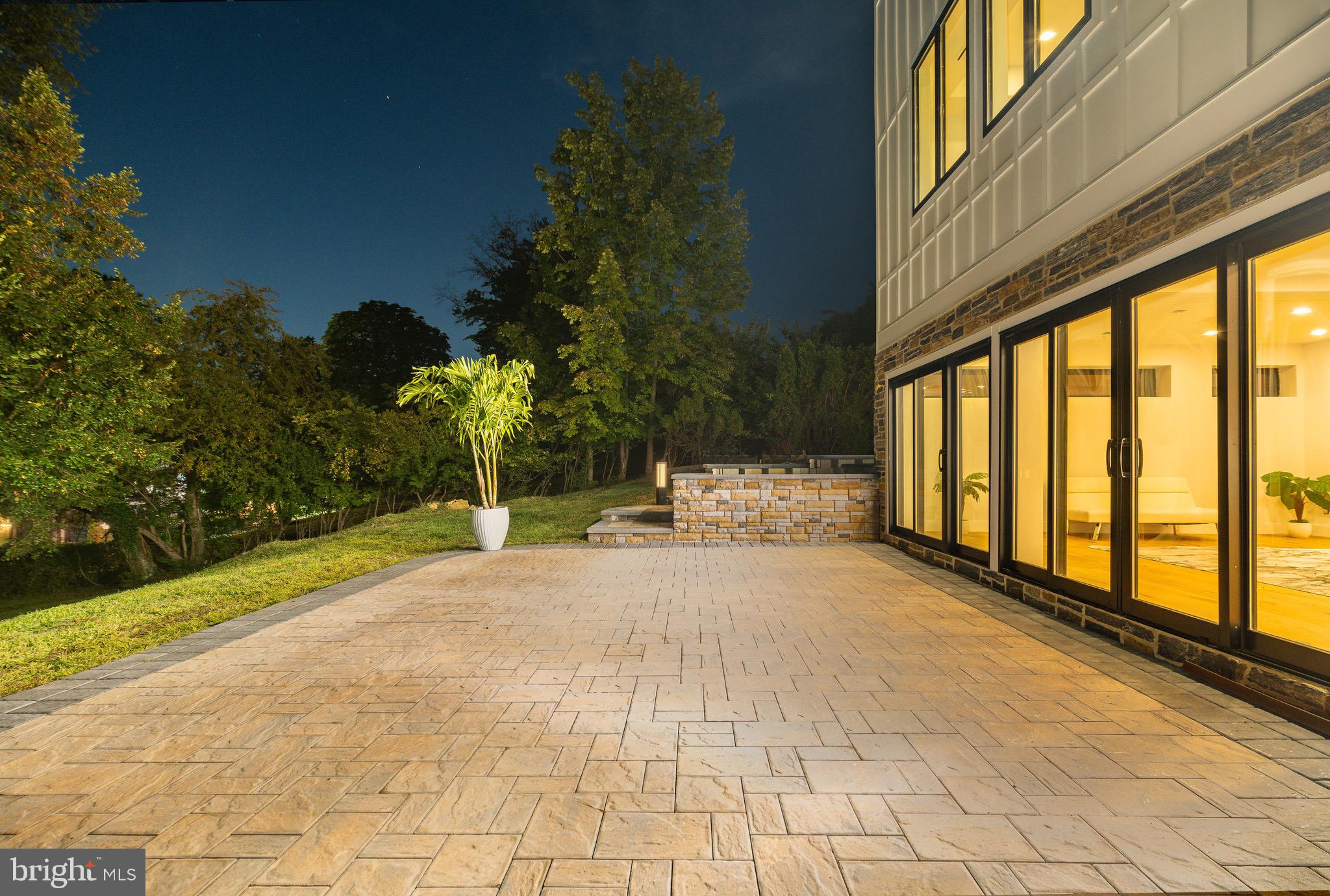 9402 MEADOWBROOK AVENUE