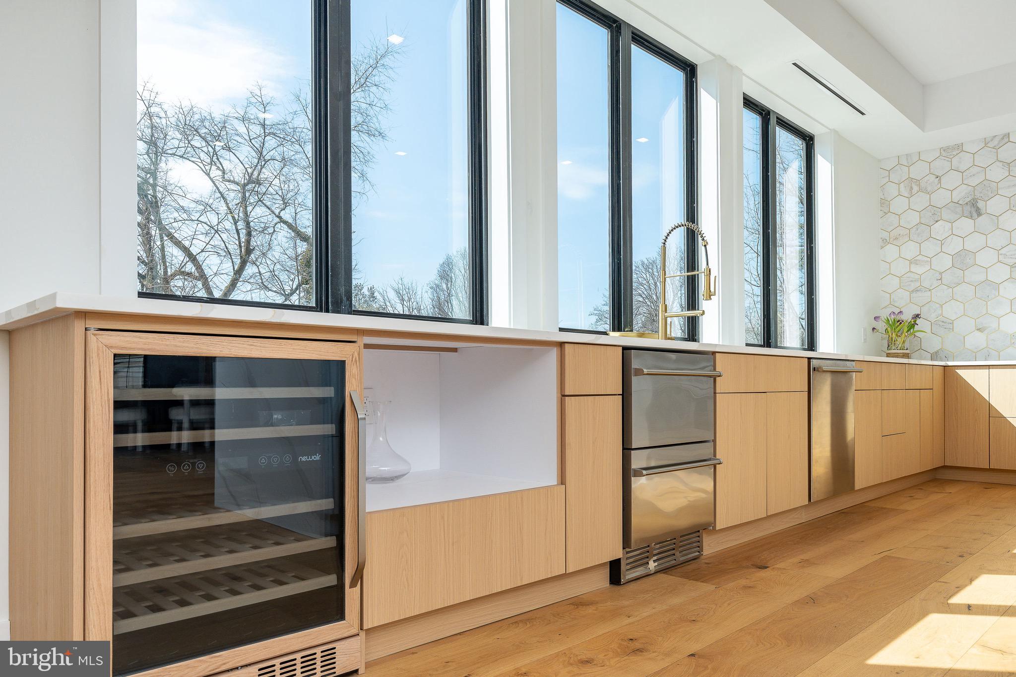 9402 MEADOWBROOK AVENUE