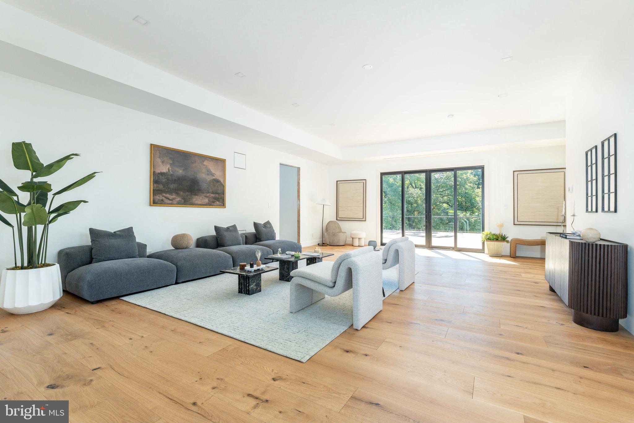 9402 MEADOWBROOK AVENUE