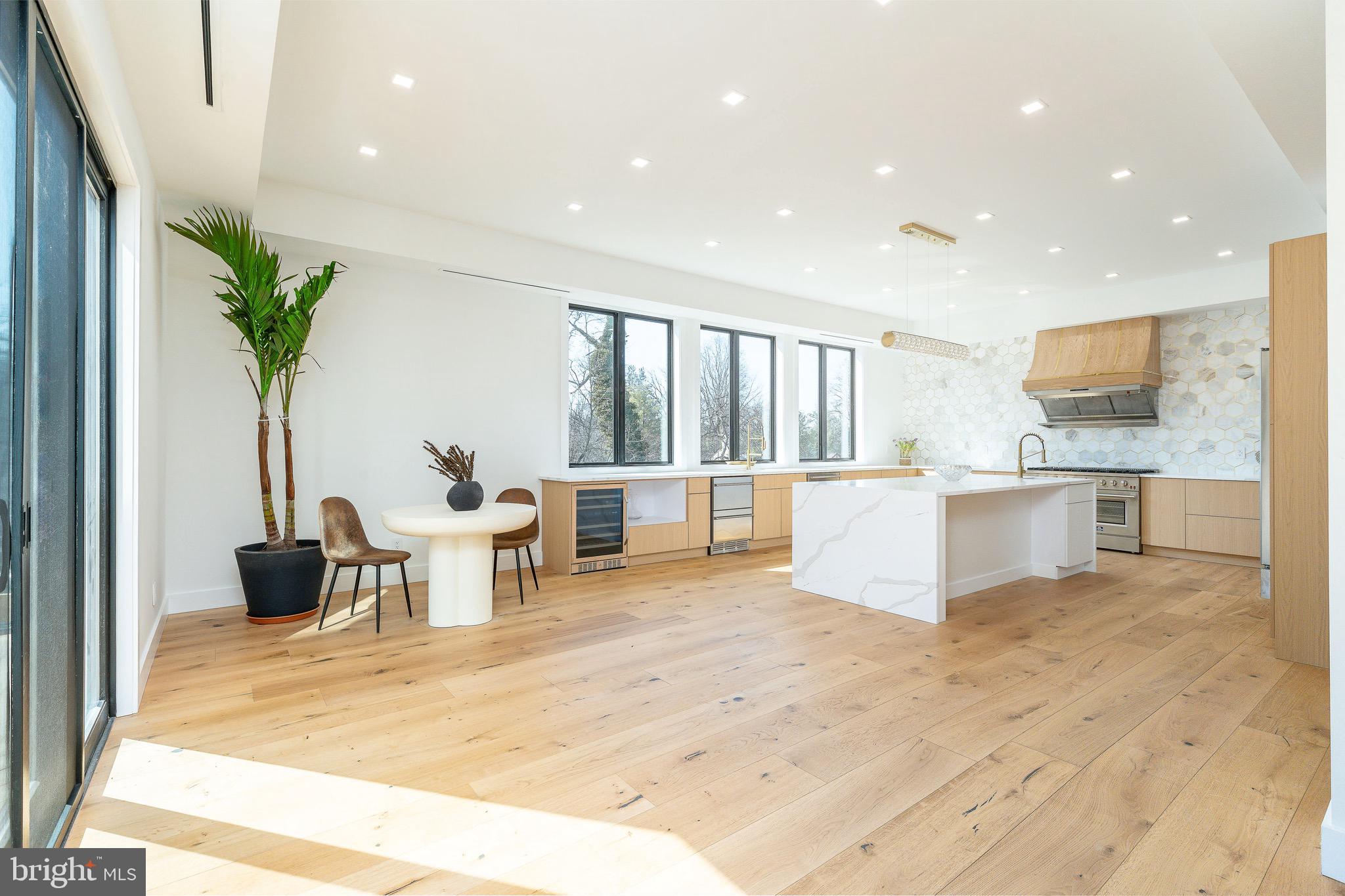 9402 MEADOWBROOK AVENUE