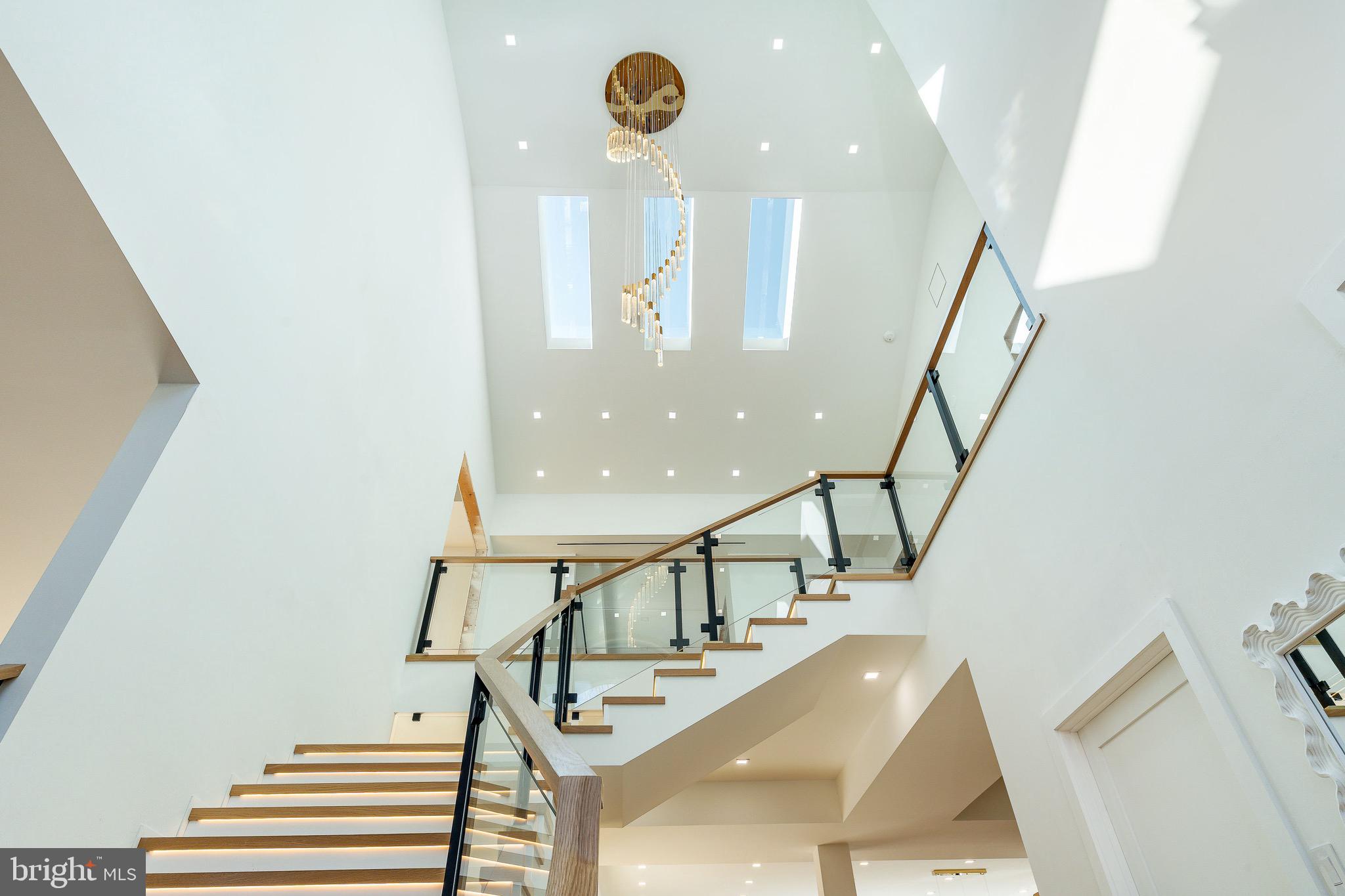 9402 MEADOWBROOK AVENUE