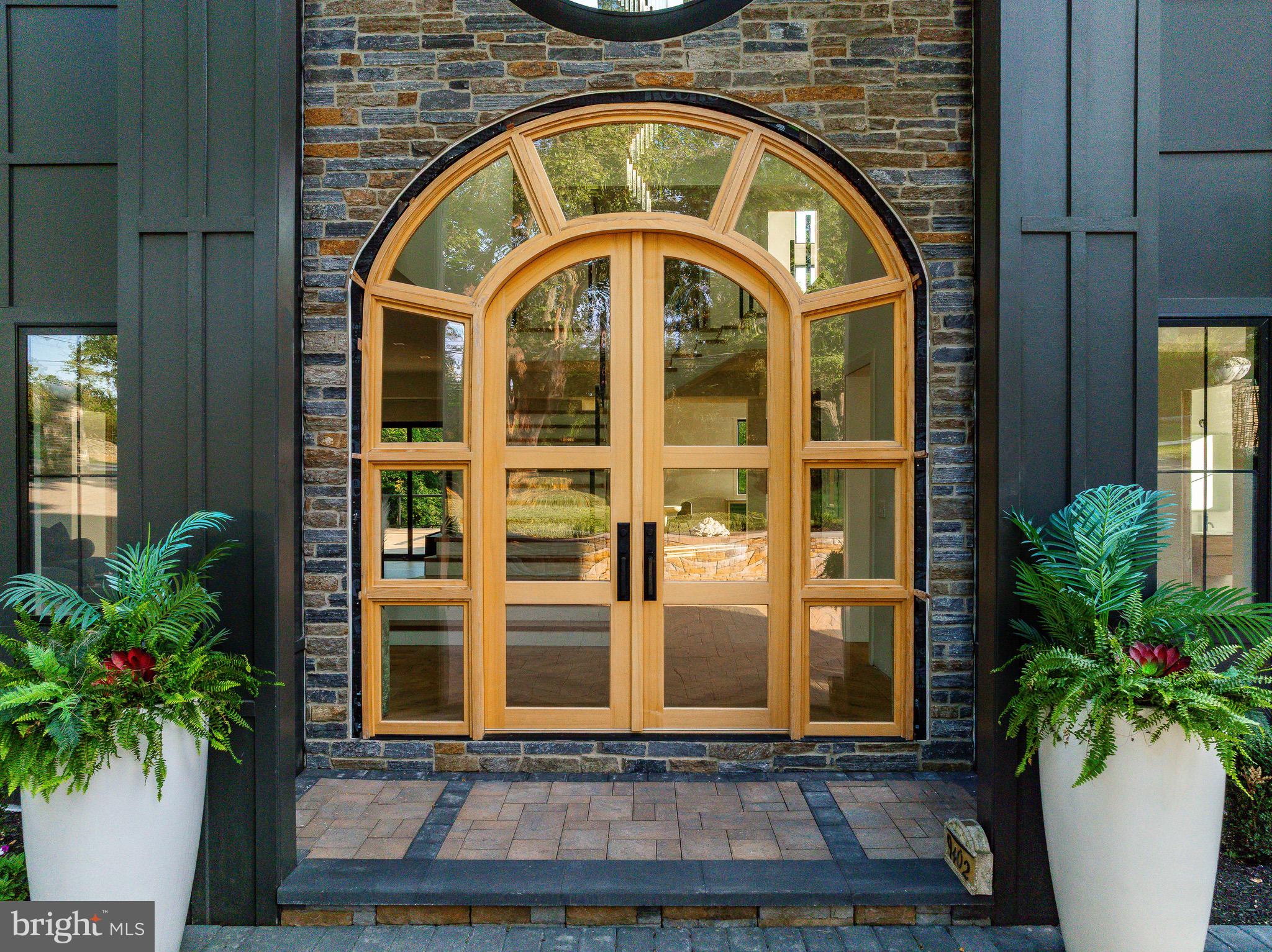 9402 MEADOWBROOK AVENUE