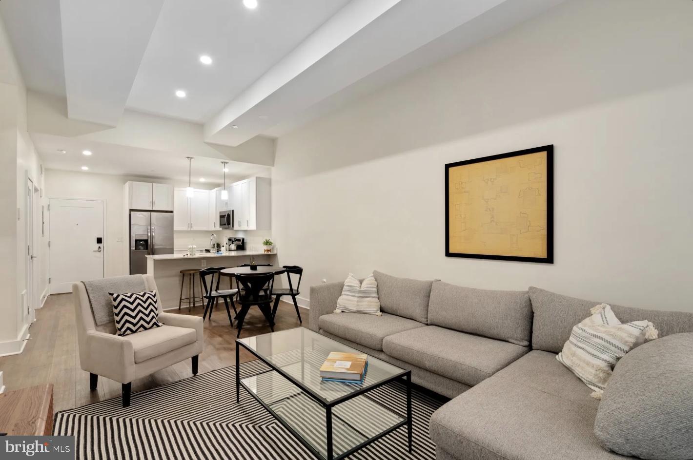 150 S INDEPENDENCE MALL W 1013