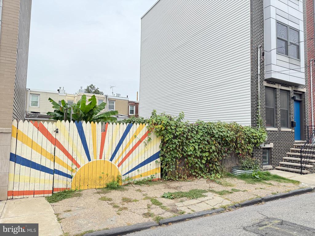 2644 AGATE STREET