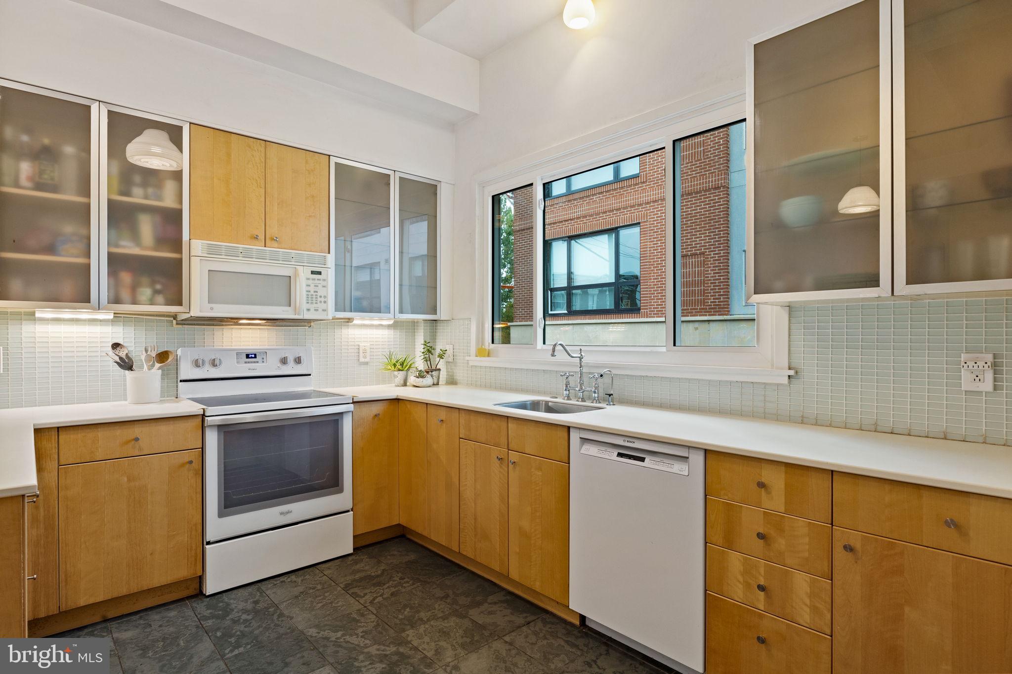 1226 LEOPARD STREET 28 D