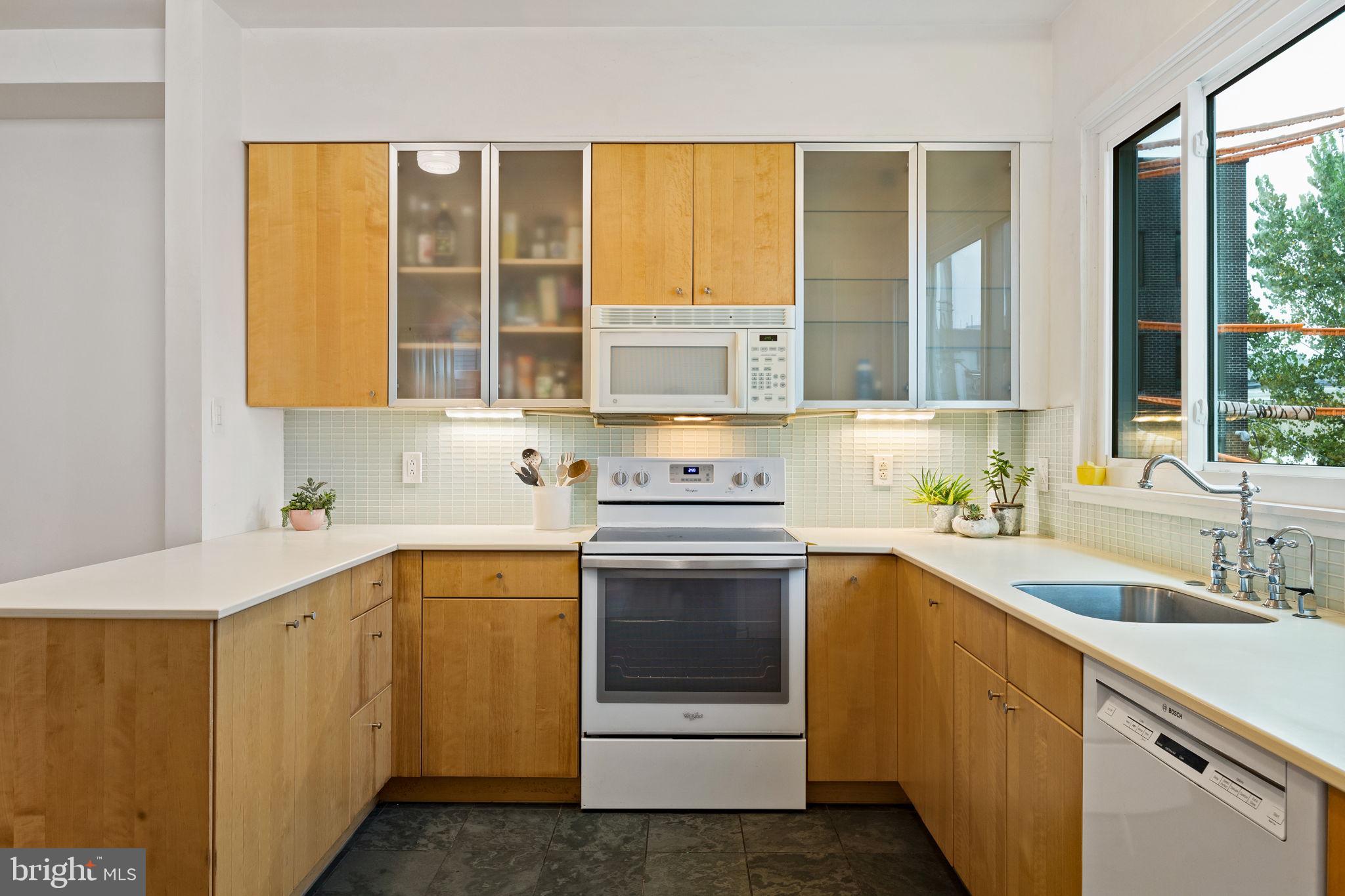 1226 LEOPARD STREET 28 D