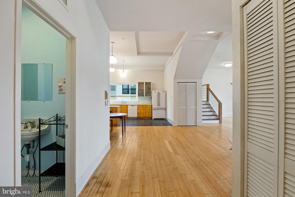 1226 LEOPARD STREET 28 D