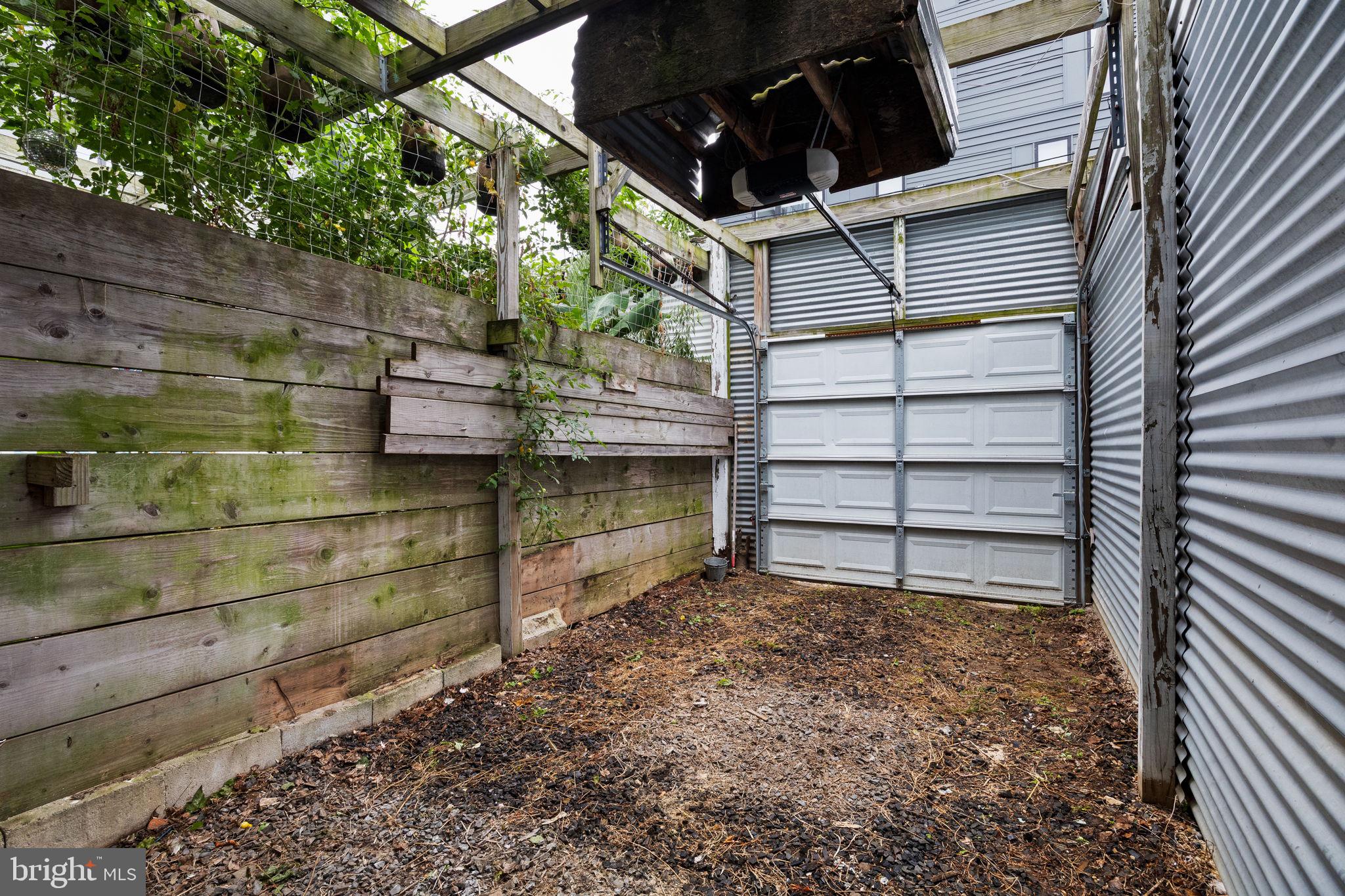 1226 LEOPARD STREET 28 D