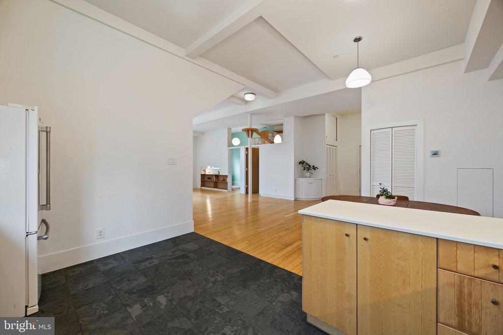 1226 LEOPARD STREET 28 D
