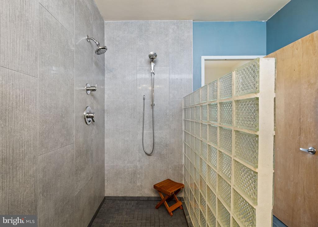 1226 LEOPARD STREET 28 D
