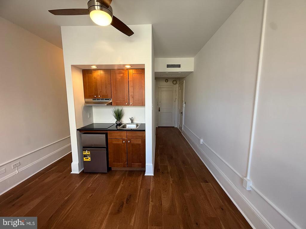 1324 LOCUST STREET 00 1209