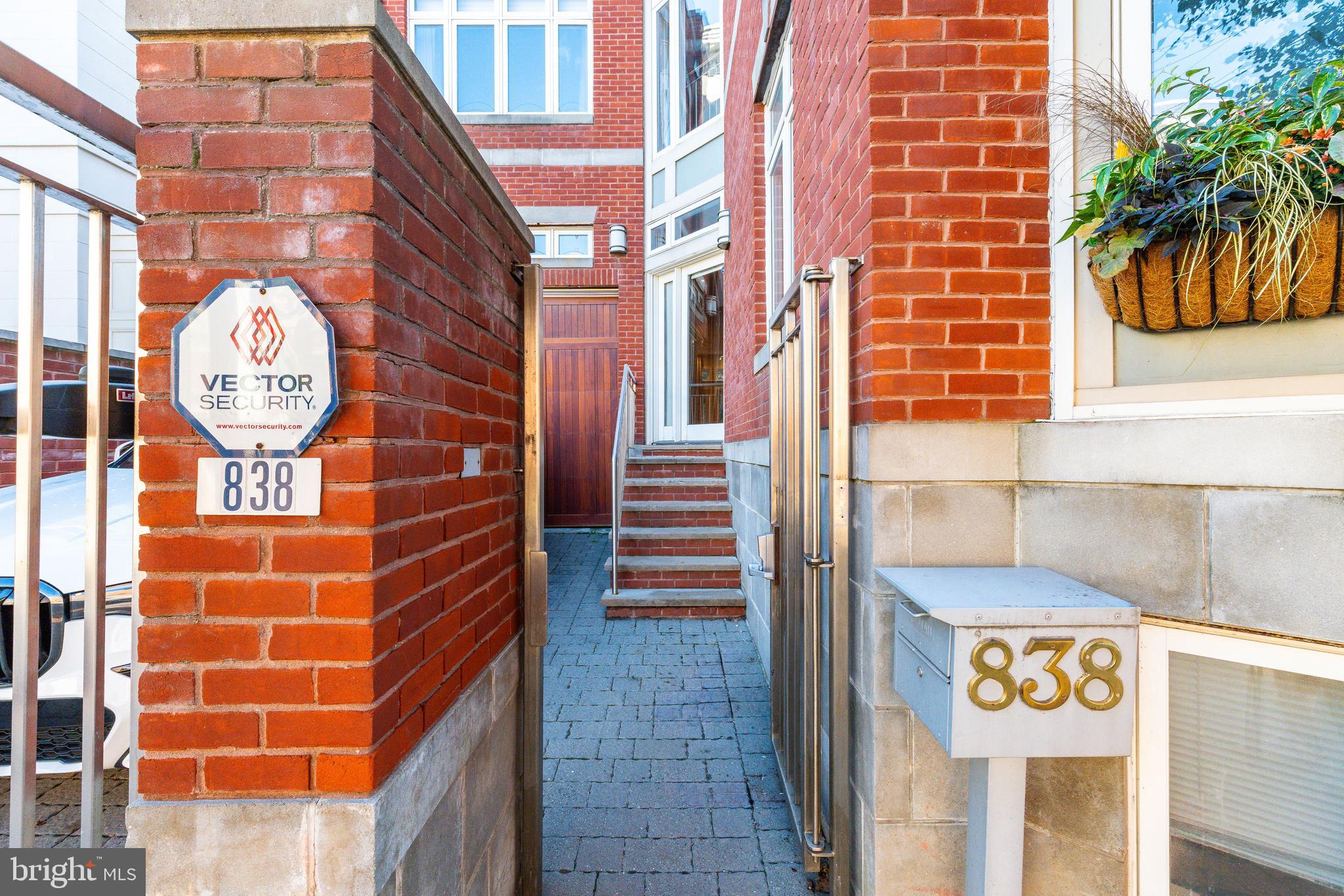 838 LOMBARD STREET 