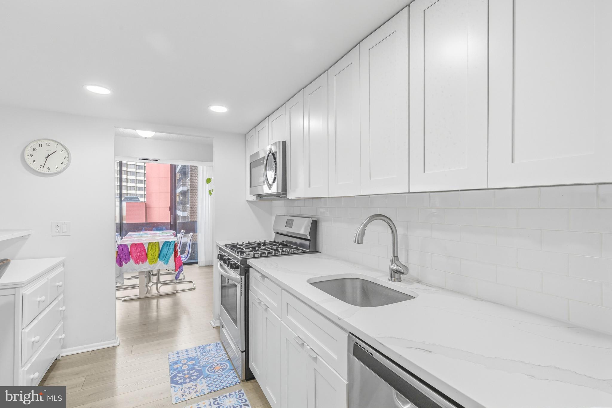 1326 SPRUCE STREET 42 805