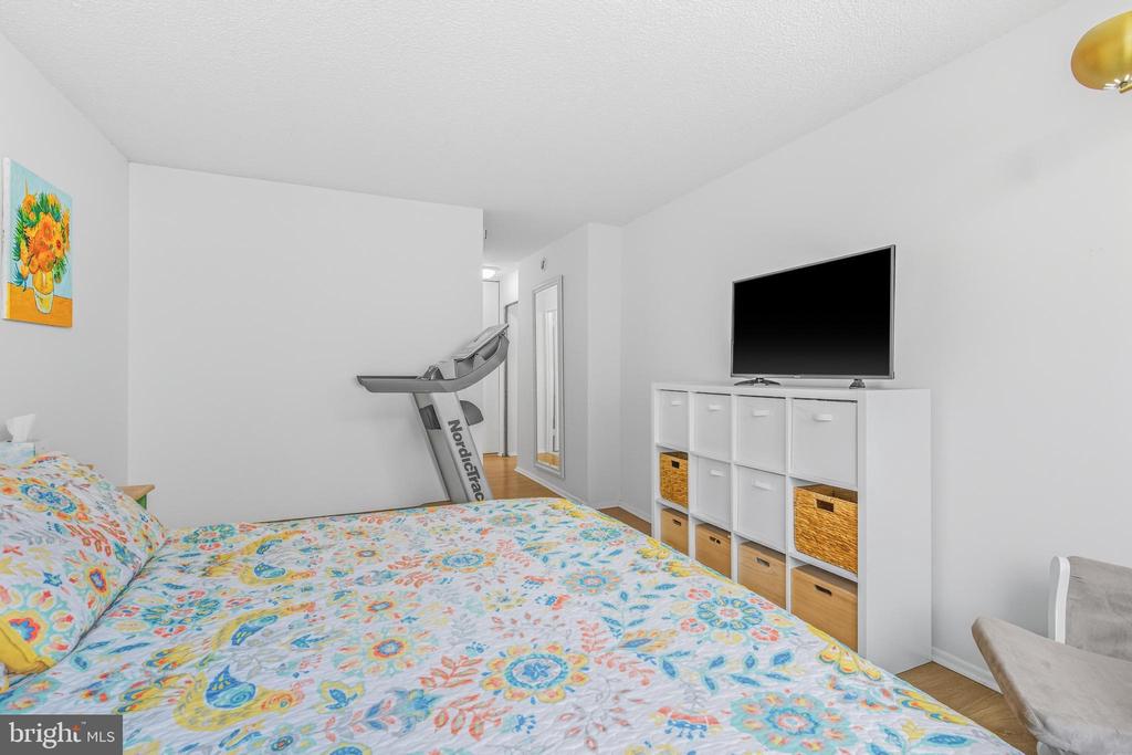 1326 SPRUCE STREET 42 805