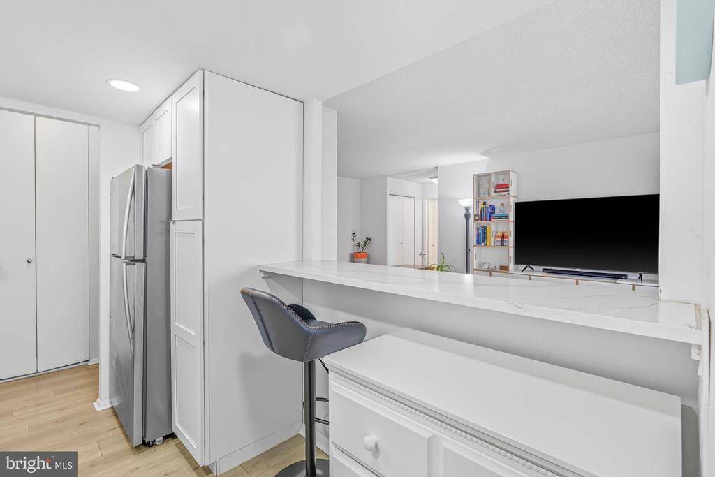 1326 SPRUCE STREET 42 805