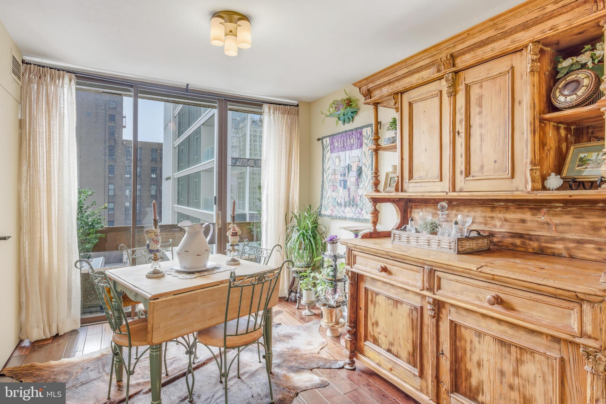 1326 SPRUCE STREET 42 808