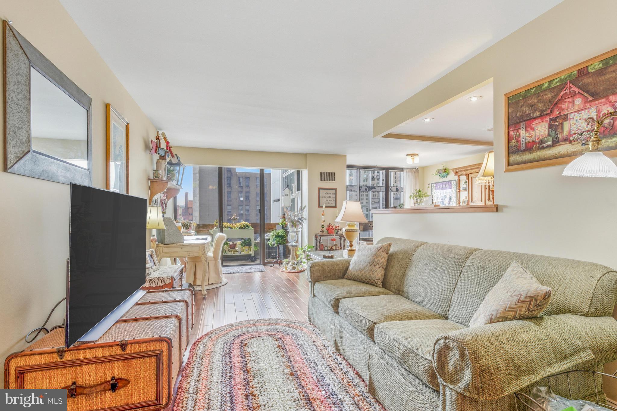 1326 SPRUCE STREET 42 808