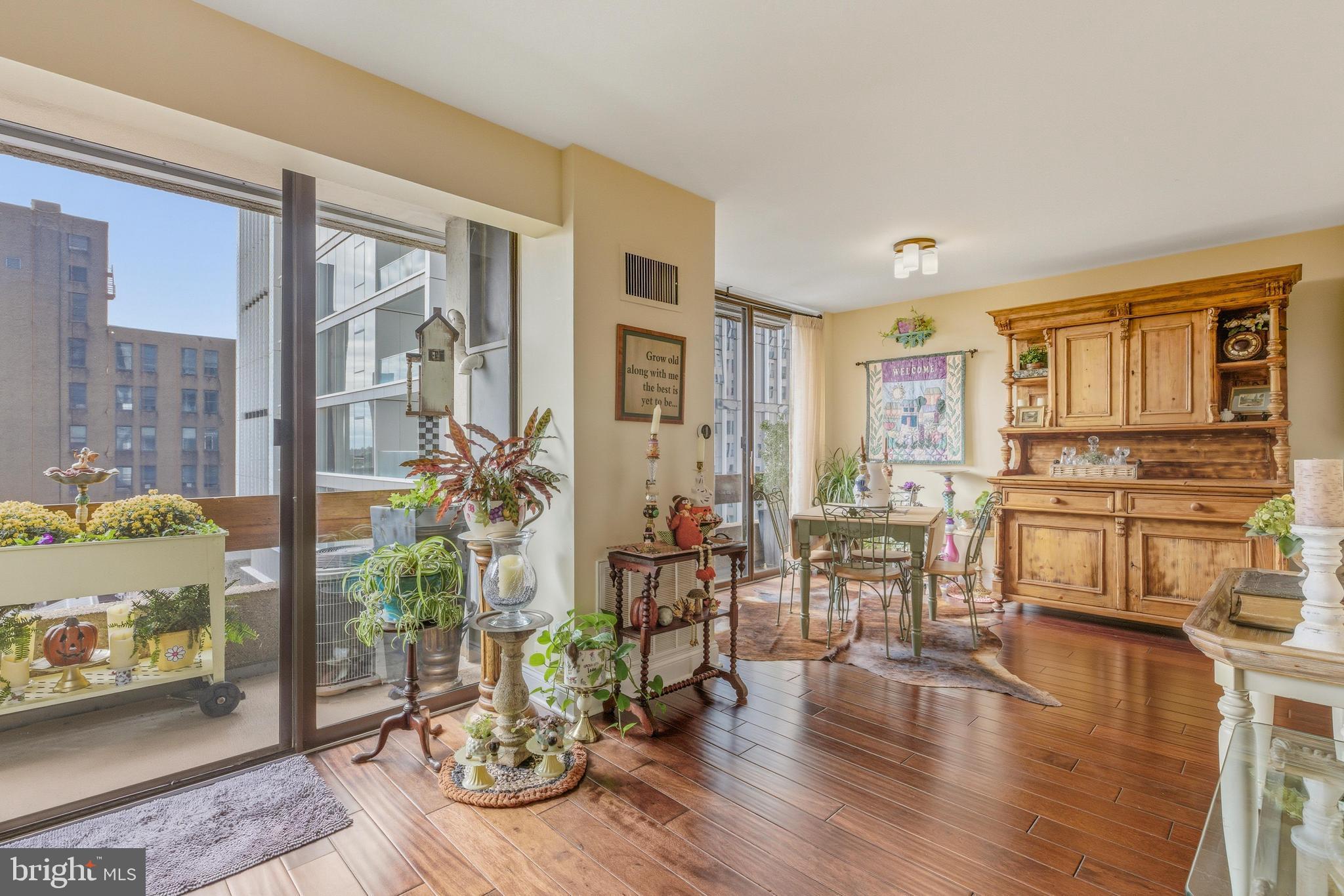 1326 SPRUCE STREET 42 808