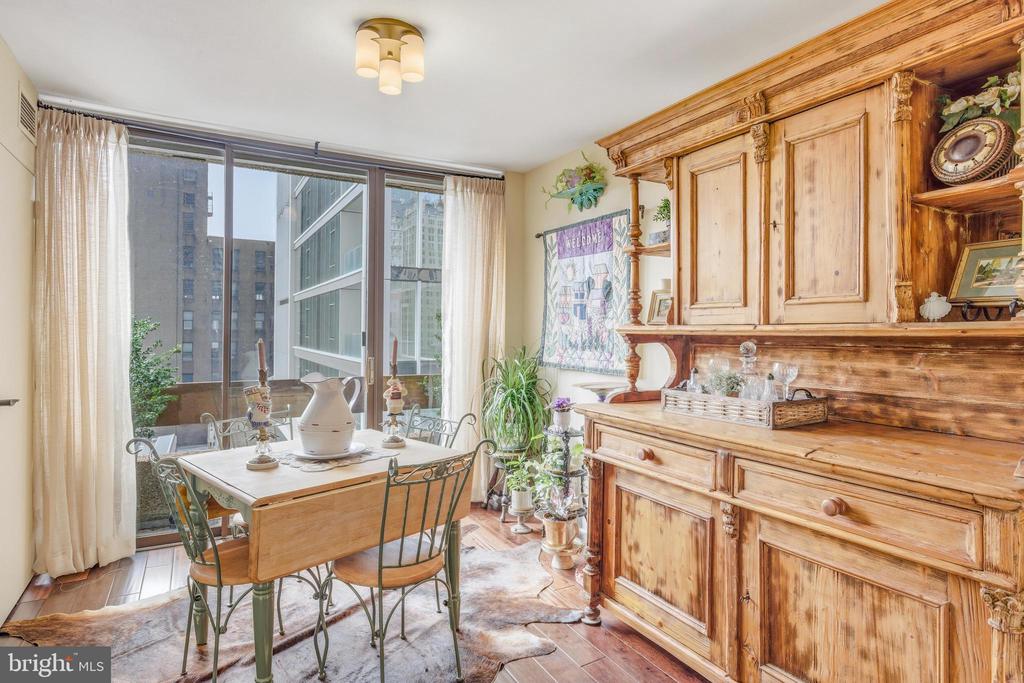 1326 SPRUCE STREET 42 808