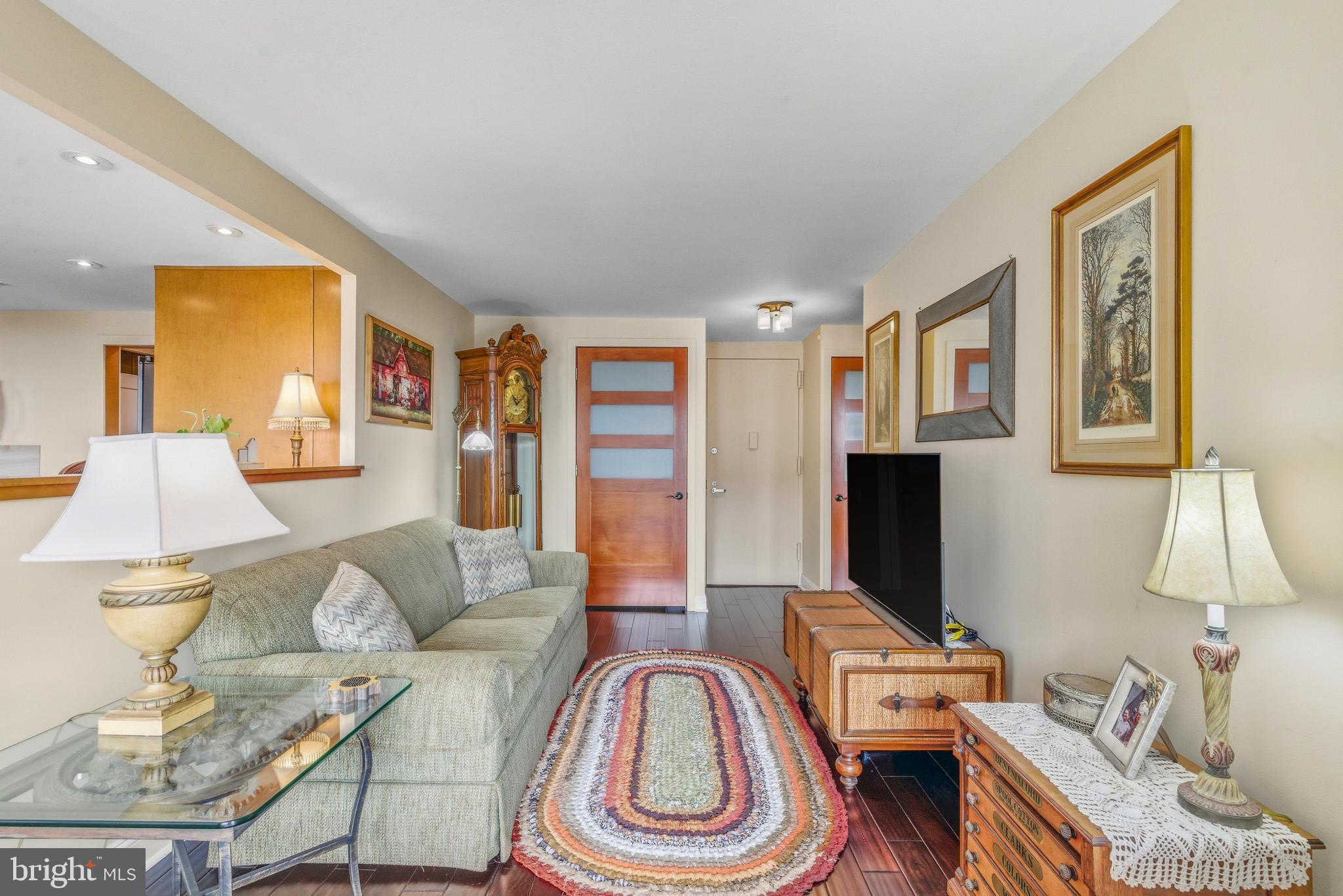 1326 SPRUCE STREET 42 808