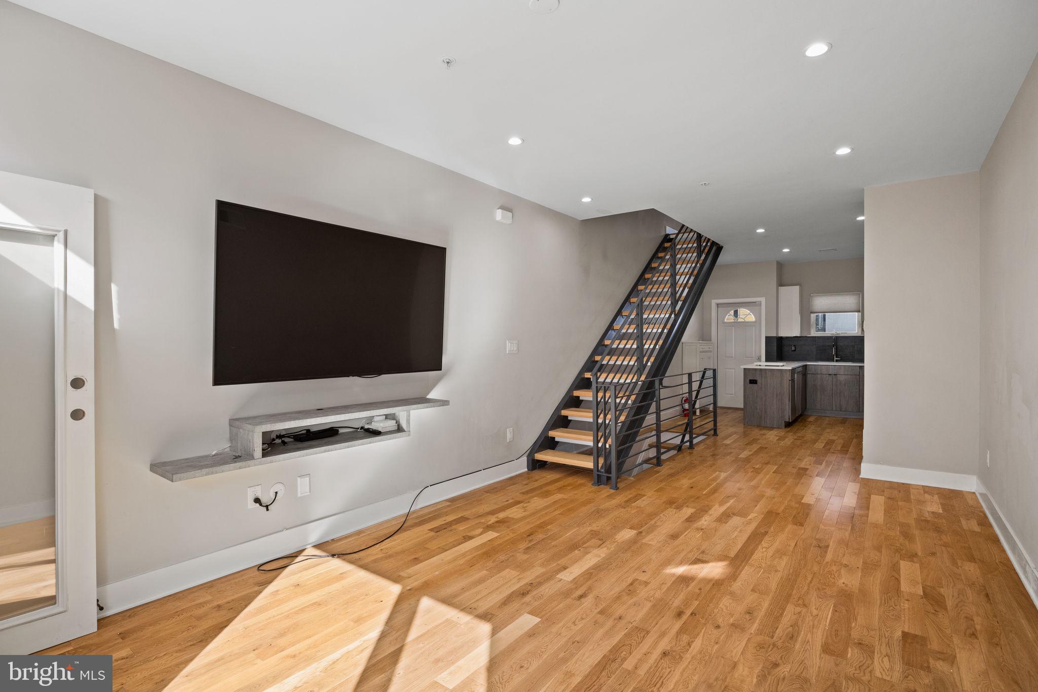 2643 ELLSWORTH STREET