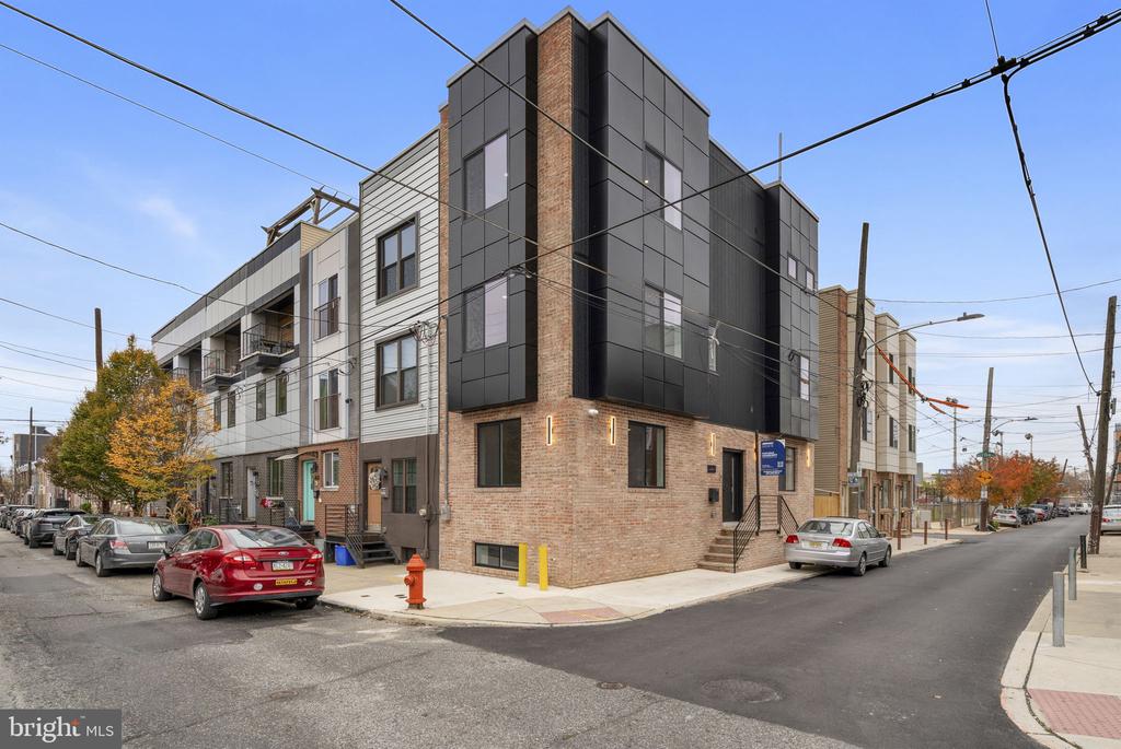 2619 CEDAR STREET