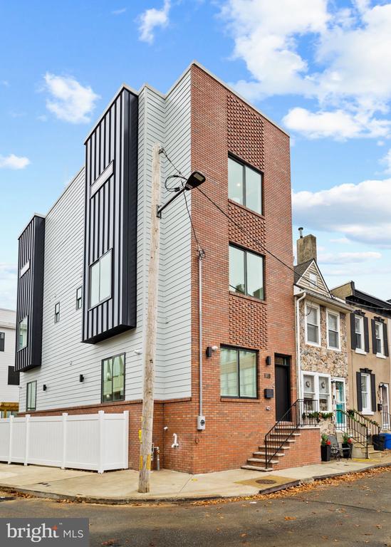 513 SALMON STREET