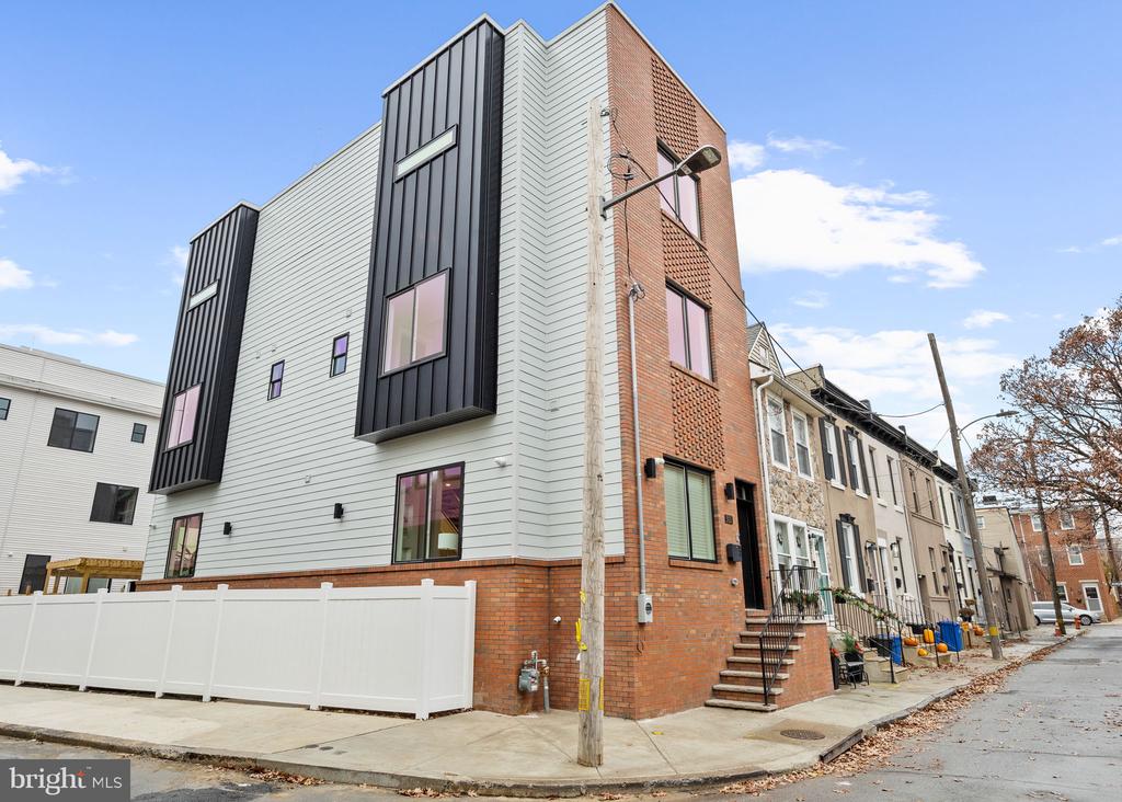 513 SALMON STREET